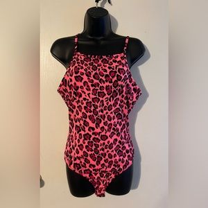 🌻 Saints & Hearts pink leopard bodysuit